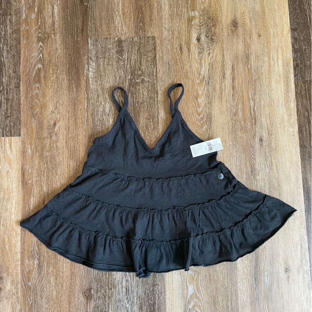 xs black tank top